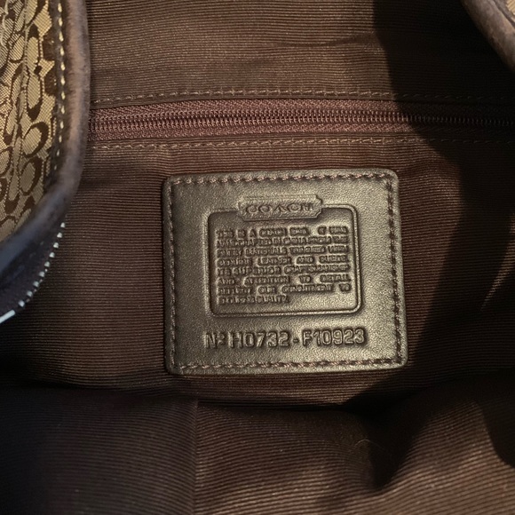 Coach Signature Purse - Picture 4 of 4